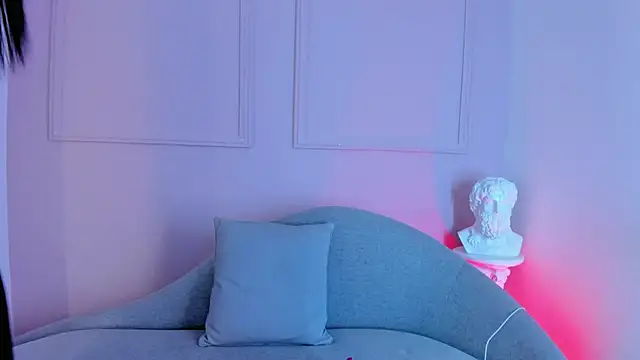 victoria milann online show from December 3, 2:37 pm