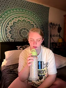 Vixen Mistress Ali online show from December 19, 9:00 pm