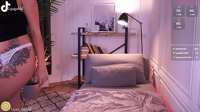 Snapshot of Liya_Gold_ chatting on December 4, 8:40 pm Liya Gold online show from December 4, 8:40 pm