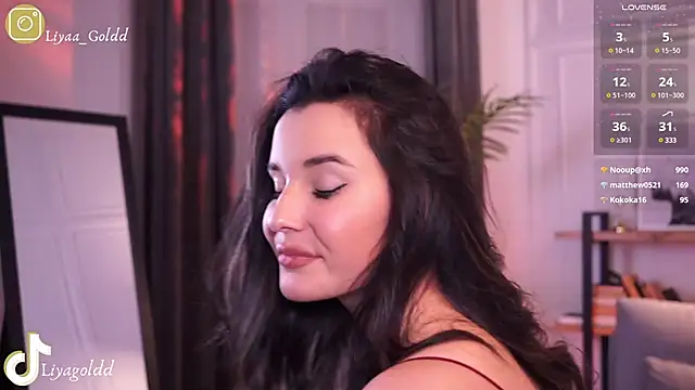 Snapshot of Liya_Gold_ chatting on December 11, 11:21 pm Liya Gold online show from December 11, 11:21 pm