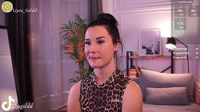 Snapshot of Liya_Gold_ chatting on December 16, 8:26 pm Liya Gold online show from December 16, 8:26 pm