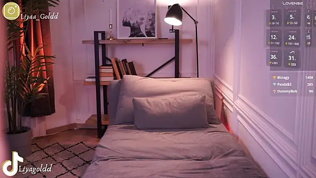 Snapshot of Liya_Gold_ chatting on December 22, 4:38 pm Liya Gold online show from December 22, 4:38 pm