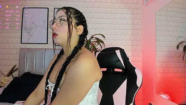 Lizzie-Evans online show from February 12, 12:11 pm