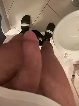 Snapshot of ptrz990 chatting on September 9, 1:21 pm ptrz990 online show from September 9, 1:21 pm