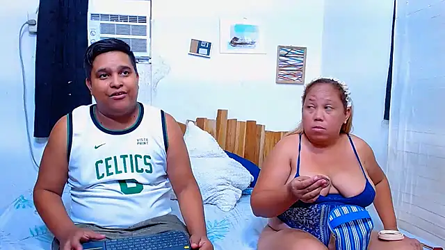 lucasandSofi online show from June 26, 9:52 pm