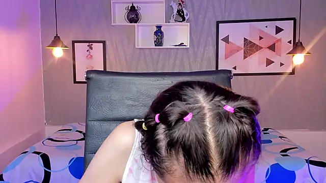 Snapshot of Valeria_roussi chatting on December 17, 2:00 pm Valeria roussi online show from December 17, 2:00 pm