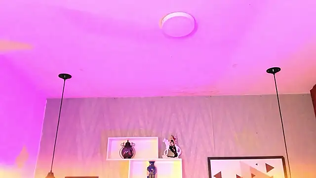 Snapshot of Valeria_roussi chatting on December 24, 1:50 pm Valeria roussi online show from December 24, 1:50 pm