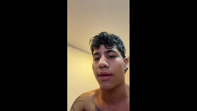 Sexys Boys Hot1 online show from March 19, 1:42 am