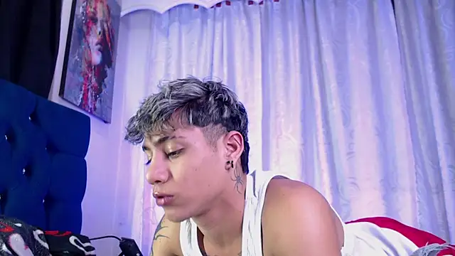 Snapshot of Sexys_Boys_Hot1 chatting on May 7, 1:55 am Sexys Boys Hot1 online show from May 7, 1:55 am