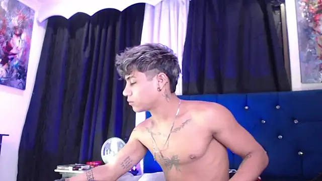 Snapshot of Sexys_Boys_Hot1 chatting on May 27, 1:46 am Sexys Boys Hot1 online show from May 27, 1:46 am