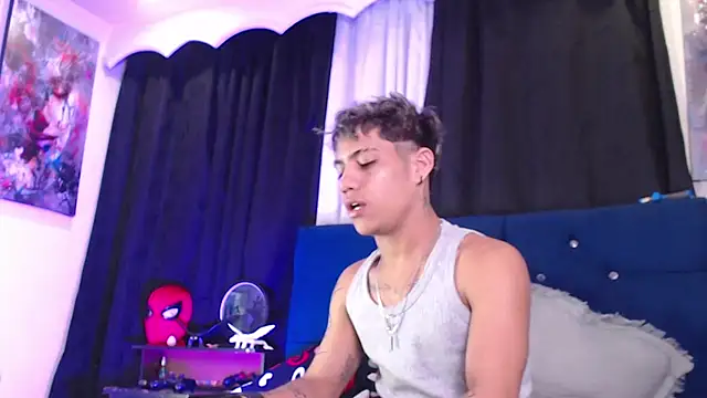 Snapshot of Sexys_Boys_Hot1 chatting on June 8, 1:20 am Sexys Boys Hot1 online show from June 8, 1:20 am
