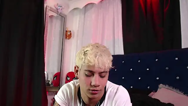 Snapshot of Sexys_Boys_Hot1 chatting on July 29, 1:15 am Sexys Boys Hot1 online show from July 29, 1:15 am