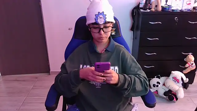 thomascooper7 online show from November 21, 7:12 pm