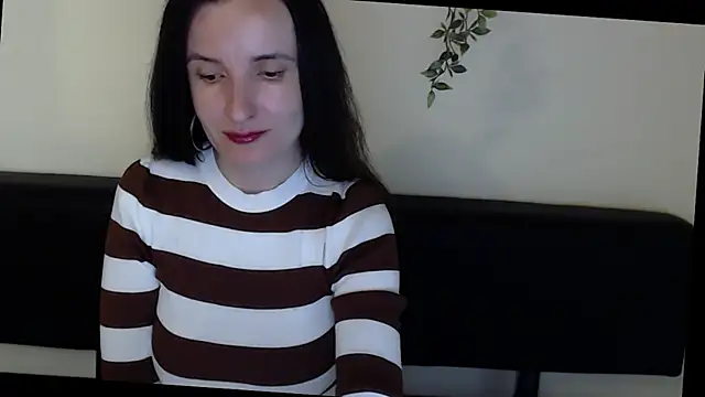 Snapshot of LaimaV_ chatting on May 4, 10:39 pm LaimaV online show from May 4, 10:39 pm