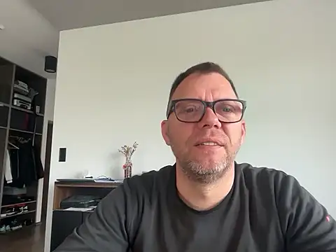 xmnbx77 online show from October 15, 7:30 am
