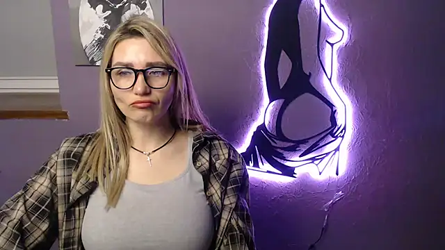  sexy lady online show from January 8, 1:35 pm