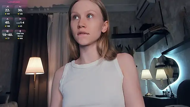 Snapshot of AnitaaClark chatting on October 6, 7:33 pm AnitaaClark online show from October 6, 7:33 pm