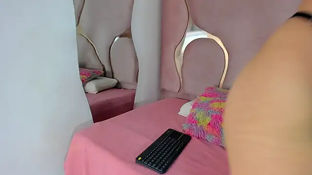 Snapshot of Sofia-candyht chatting on May 5, 9:01 pm Sofia-candyht online show from May 5, 9:01 pm