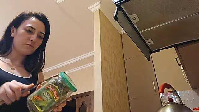 Snapshot of AlejandraDelaney chatting on February 7, 8:31 pm AlejandraDelaney online show from February 7, 8:31 pm