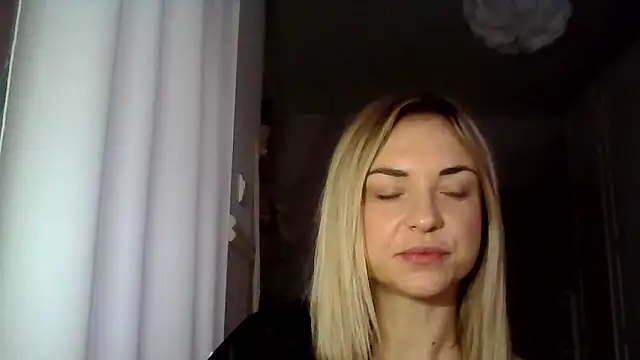 Snapshot of ashley_xlove chatting on December 9, 7:50 am ashley xlove online show from December 9, 7:50 am