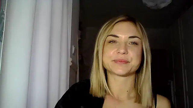 Snapshot of ashley_xlove chatting on December 10, 7:37 am ashley xlove online show from December 10, 7:37 am