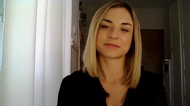 Snapshot of ashley_xlove chatting on December 18, 10:40 am ashley xlove online show from December 18, 10:40 am