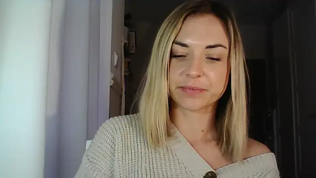 Snapshot of ashley_xlove chatting on January 8, 10:37 am ashley xlove online show from January 8, 10:37 am