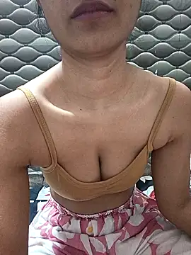 Snapshot of Rajni-Mehra chatting on January 10, 5:31 am Rajni-Mehra online show from January 10, 5:31 am