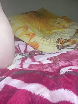 Snapshot of BrigitDani_ chatting on December 6, 2:28 pm BrigitDani online show from December 6, 2:28 pm