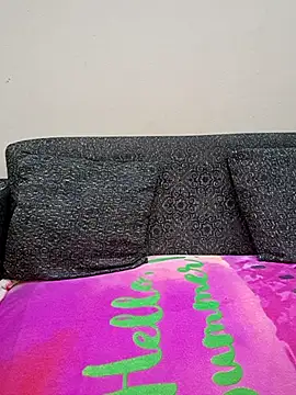 juicygoddess2 online show from December 17, 7:25 am