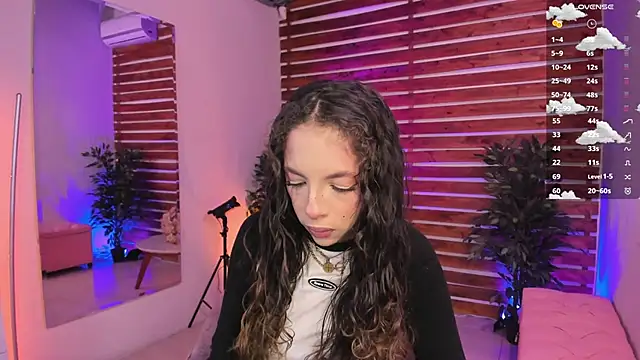 Snapshot of Sapphire_Venuss chatting on November 7, 2:11 am Sapphire Venuss online show from November 7, 2:11 am