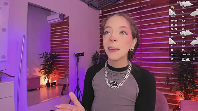 Snapshot of Sapphire_Venuss chatting on November 15, 2:09 am Sapphire Venuss online show from November 15, 2:09 am