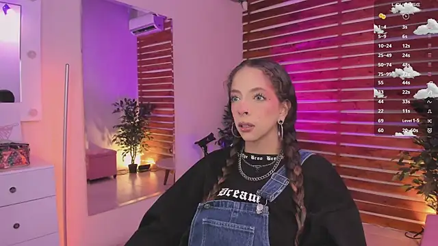 Snapshot of Sapphire_Venuss chatting on November 19, 12:43 am Sapphire Venuss online show from November 19, 12:43 am