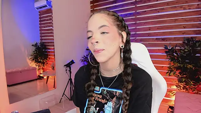 Sapphire Venuss online show from March 7, 12:18 am