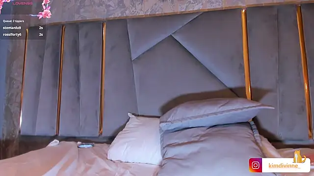 KimDevinne online show from March 15, 9:09 am