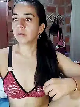 Snapshot of anngela01 chatting on December 26, 10:52 pm anngela01 online show from December 26, 10:52 pm