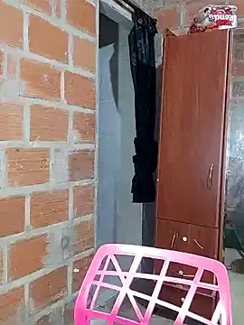 Snapshot of anngela01 chatting on January 27, 9:44 pm anngela01 online show from January 27, 9:44 pm