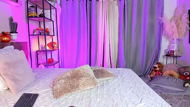 amber maxwell online show from October 27, 8:35 pm