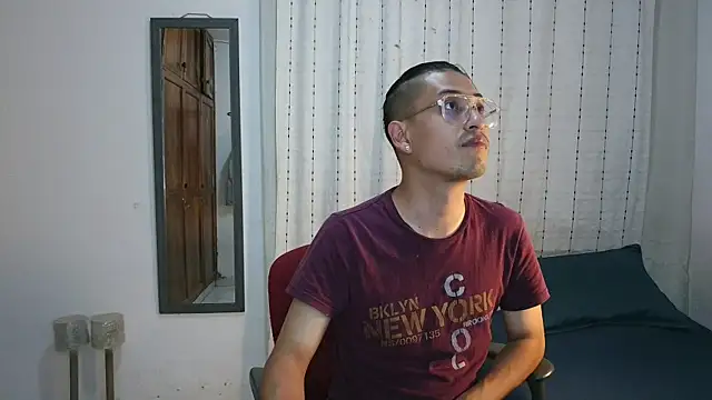 Snapshot of Orionferrer- chatting on December 13, 9:20 pm Orionferrer- online show from December 13, 9:20 pm