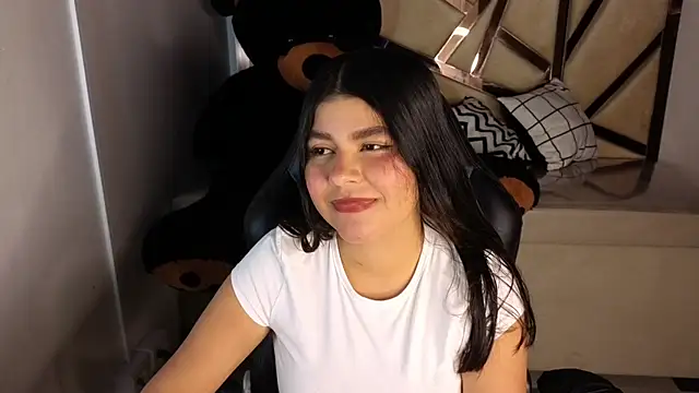 emmalee 01a online show from February 6, 10:59 am