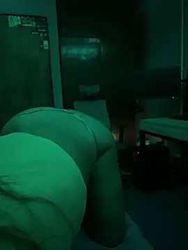 mismmia online show from December 18, 5:13 am