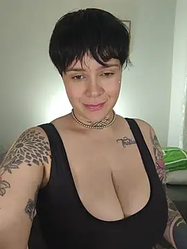 Snapshot of KatInk chatting on June 14, 8:11 pm KatInk online show from June 14, 8:11 pm