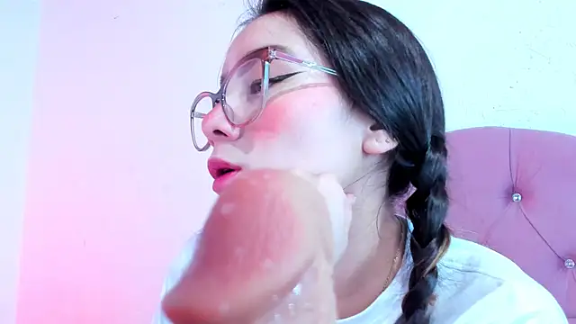 Snapshot of teffy_lee chatting on December 8, 7:54 pm teffy lee online show from December 8, 7:54 pm