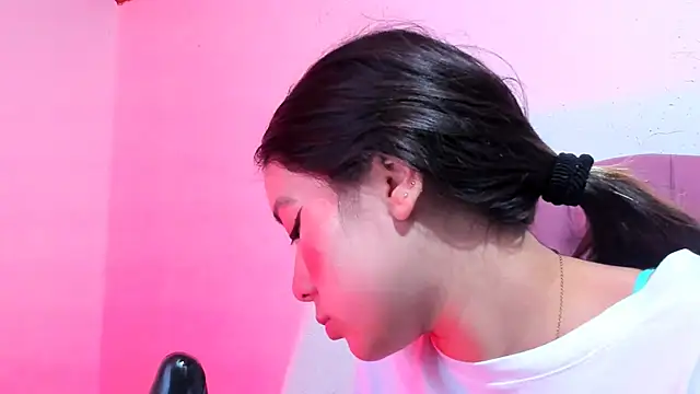 Snapshot of teffy_lee chatting on December 12, 10:42 pm teffy lee online show from December 12, 10:42 pm