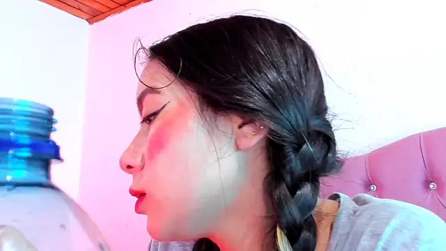 Snapshot of teffy_lee chatting on December 20, 8:01 pm teffy lee online show from December 20, 8:01 pm