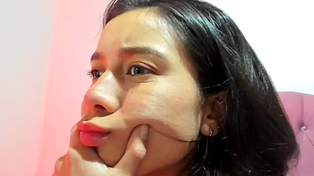 Snapshot of teffy_lee chatting on January 2, 2:43 am teffy lee online show from January 2, 2:43 am