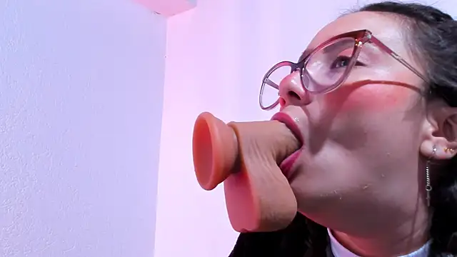 Snapshot of teffy_lee chatting on January 9, 8:33 pm teffy lee online show from January 9, 8:33 pm