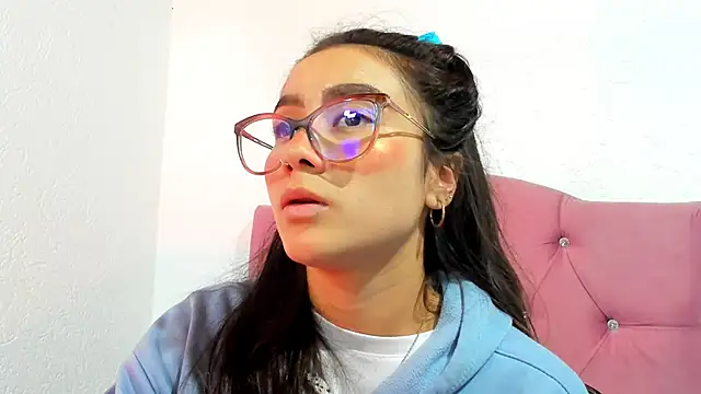 Snapshot of teffy_lee chatting on February 6, 8:13 pm teffy lee online show from February 6, 8:13 pm