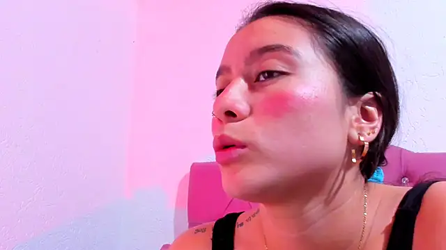 Snapshot of teffy_lee chatting on February 15, 11:25 pm teffy lee online show from February 15, 11:25 pm