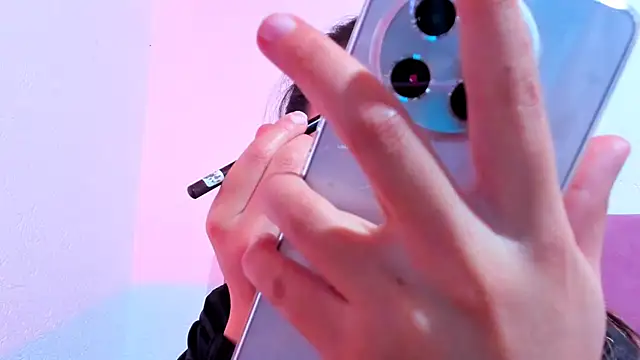 Snapshot of teffy_lee chatting on February 18, 8:36 pm teffy lee online show from February 18, 8:36 pm